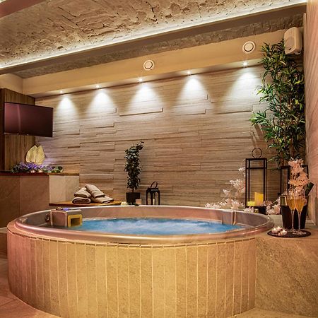 Venus Apartment With Jacuzzi And Sauna - City Center Belgrado Buitenkant foto